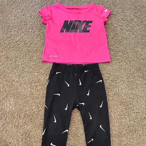 Nike Girls Outfit - Size 18 Months - Picture 1 of 4